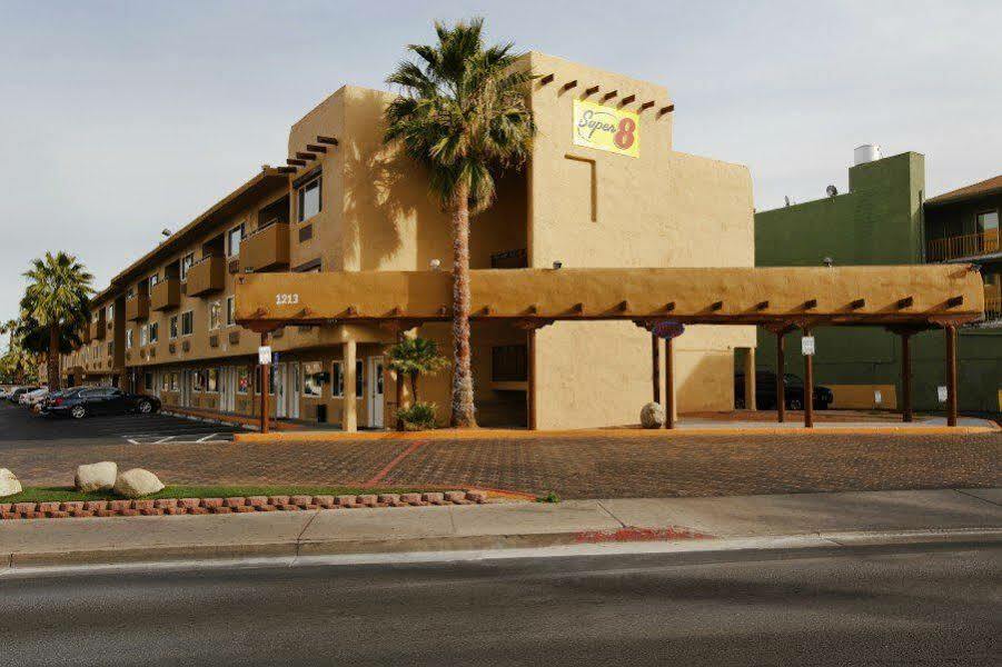 Super 8 By Wyndham Las Vegas North Strip/Fremont St. Area Exterior foto