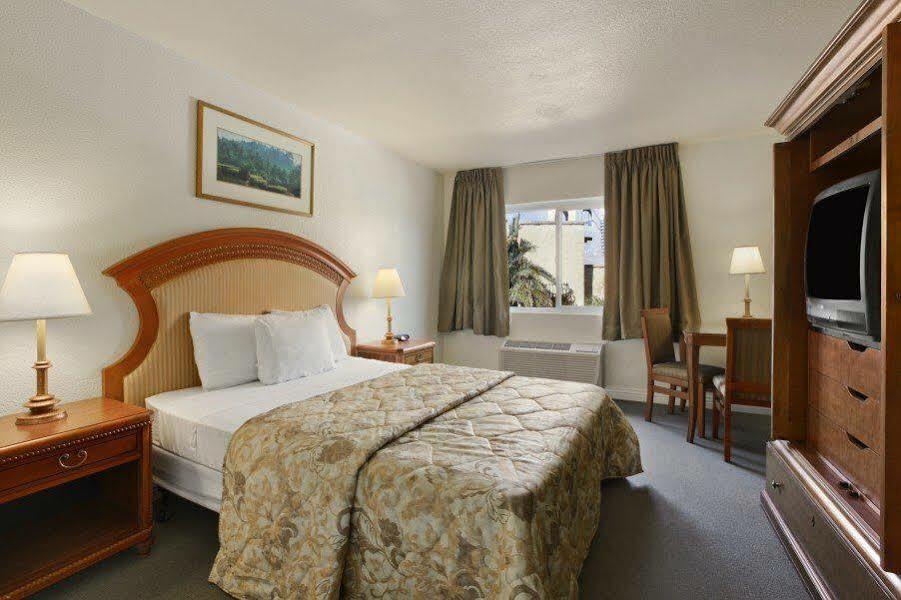 Super 8 By Wyndham Las Vegas North Strip/Fremont St. Area Exterior foto